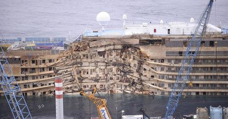 Wrak Costa Concordia podniesiony. To sukces wielkiej operacji