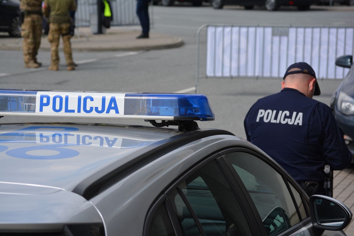 Mężczyzna zaatakował posterunek policji