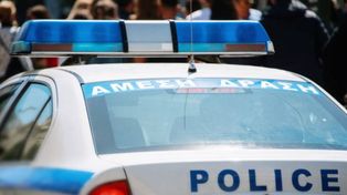 Horror w komisariacie. Policjanci zgwałcili 19-latkę. Grecy oburzeni