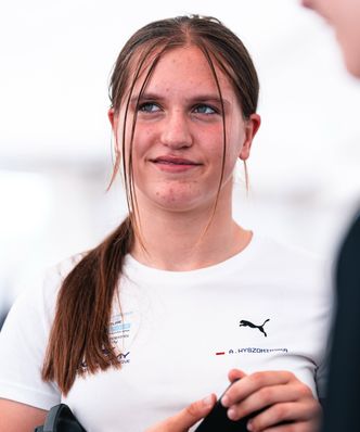 Polka dostrzeżona przez miliardera. Może dostać się do F1