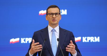 Aneksja części Ukrainy. Morawiecki apeluje do innych państw