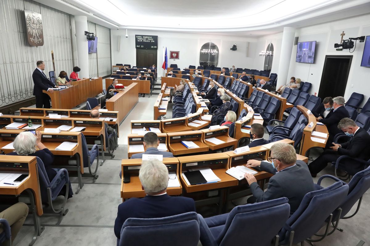 Senat. Debata nad wyborem nowego prezesa IPN Karola Nawrockiego 