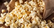 Popcorn – kupować czy zrobić w domu?