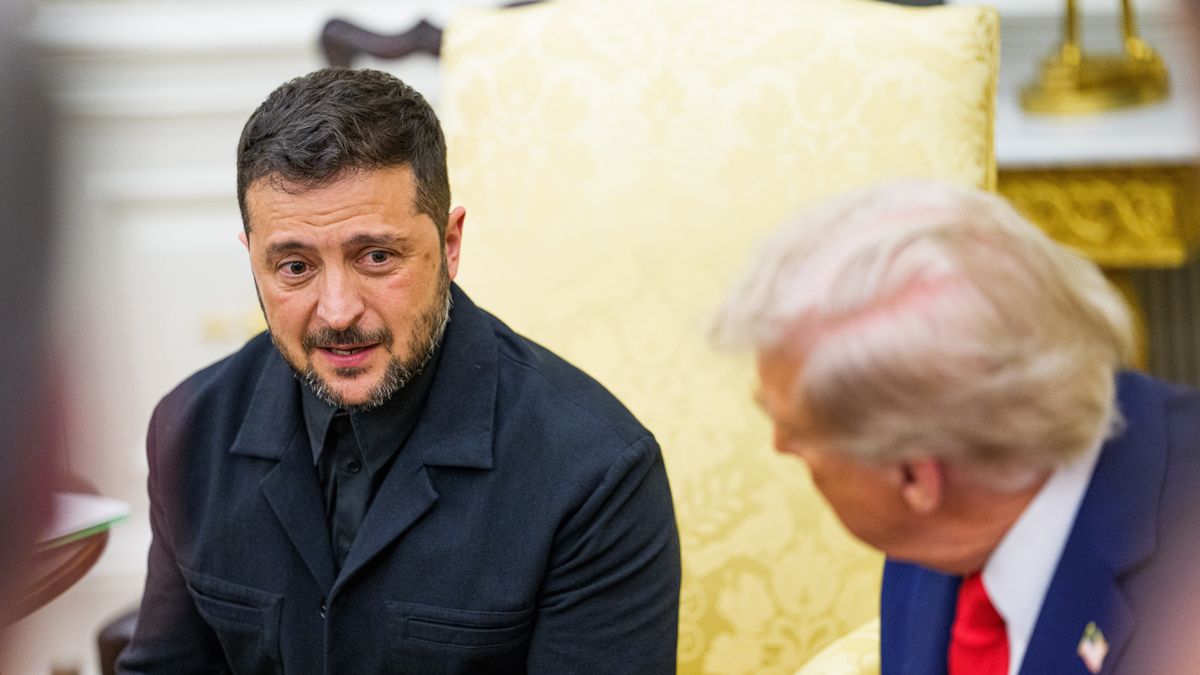 Volodymyr Zelenskiy, Ukraine's president, left, and US President Donald Trump during a meeting in the Oval Office of the White House in Washington, DC, US, on Monday, Aug. 18, 2025. US President Donald Trump said he hoped to secure an agreement for a trilateral meeting with Vladimir Putin and Ukrainian President Volodymyr Zelenskiy as he welcomed the Ukrainian leader to the White House for high-stakes talks on bringing an end to Russia's war on Ukraine. Photographer: Aaron Schwartz/CNP/Bloomberg via Getty Images