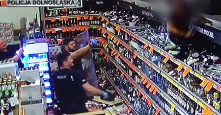 Dantejskie sceny w Biedronce. Policja pokazała nagranie