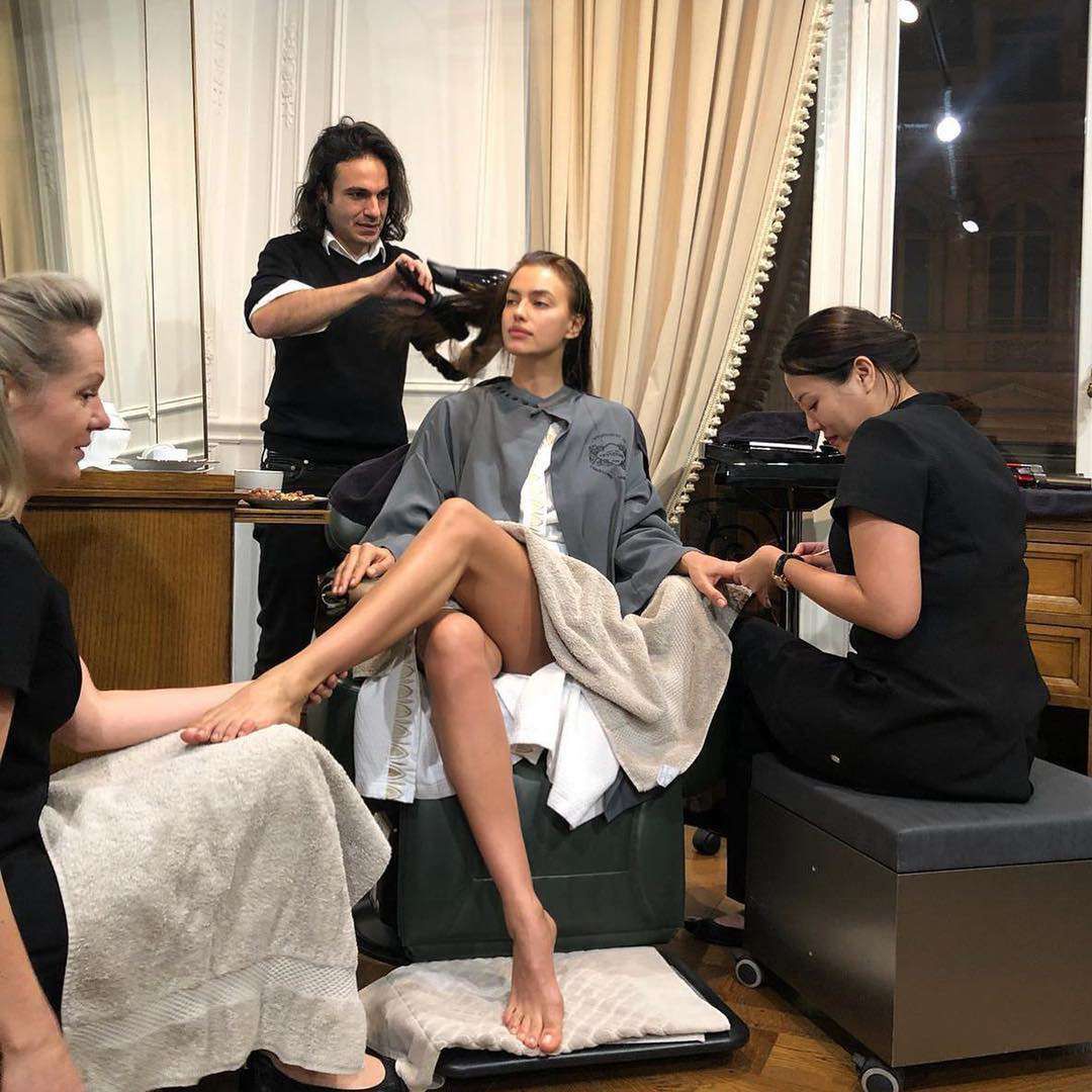 Irina Shayk w salonie piękności