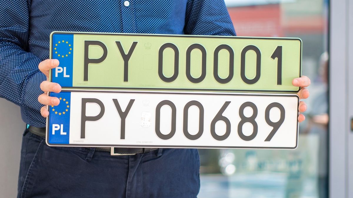 Nowe tablice trafiły już do kilkuset kierowców
