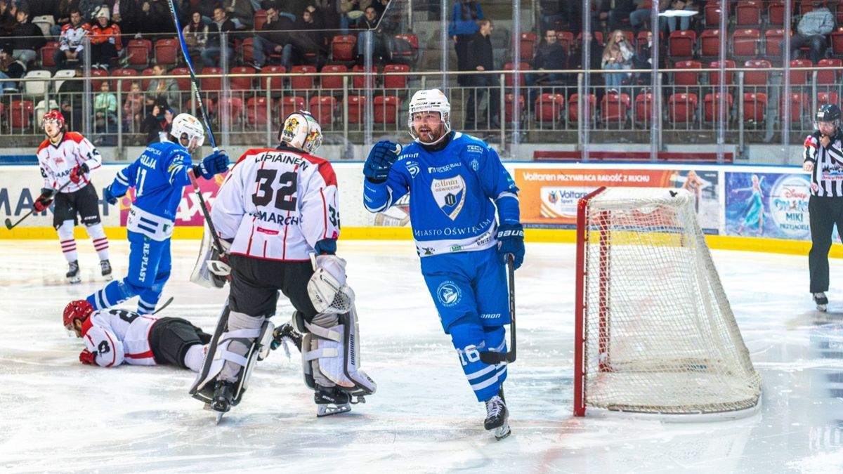 Rozstrzygnięcie w trzeciej tercji. Zwycięskie derby i powrót na fotel lidera