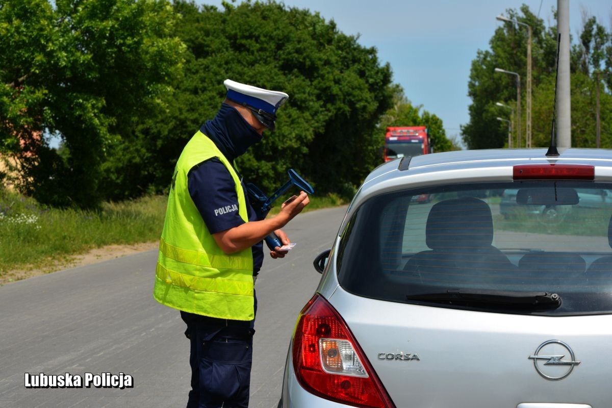 Oleśnica. Kierowcy proszą, policjanci odmawiają. Nie chcą wykonywać testów trzeźwości