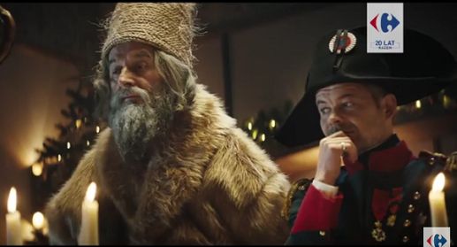 Wigilia z Napoleonem w kampanii świątecznej Carrefour (wideo)