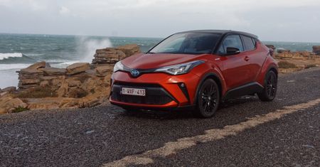 Toyota C-HR po liftingu: Japończycy przyspieszają z technologią