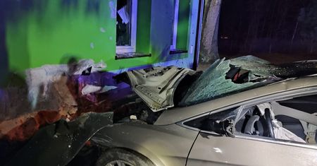 Poszedł na czołówkę z budynkiem. Policja szybko odkryła powód