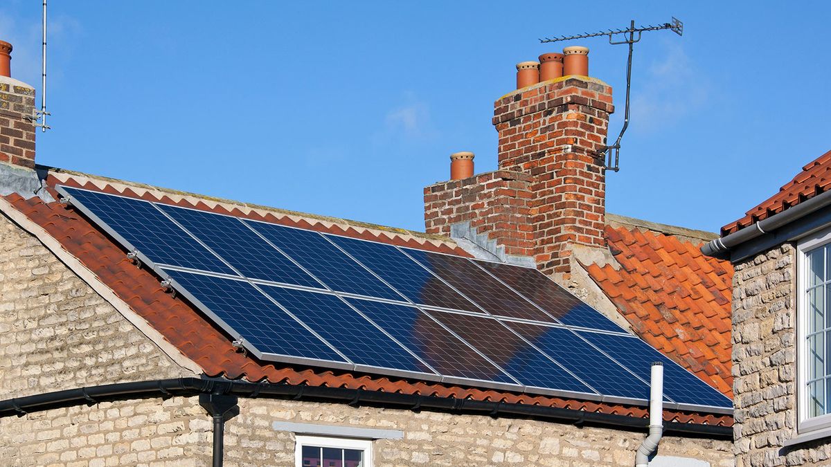 Ma 90 lat. Zainstalował fotowoltaikę za 25 tys. zł. Jest załamany