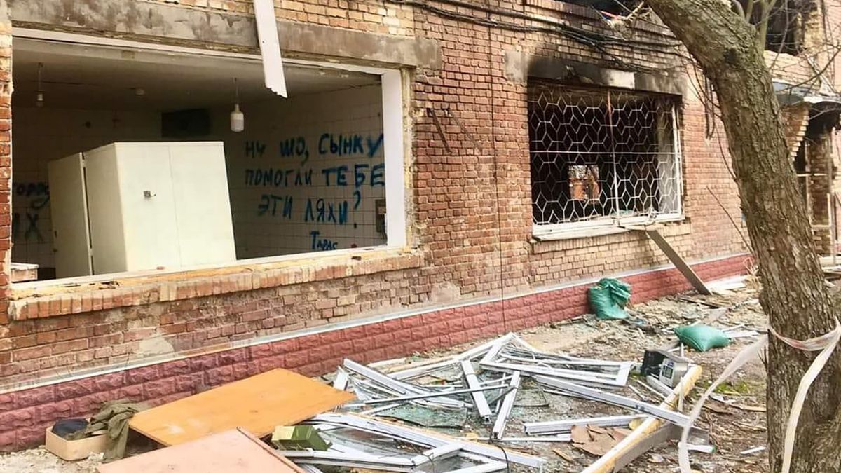 Rosjanie pozostawili na ścianie budynku antypolskie graffiti