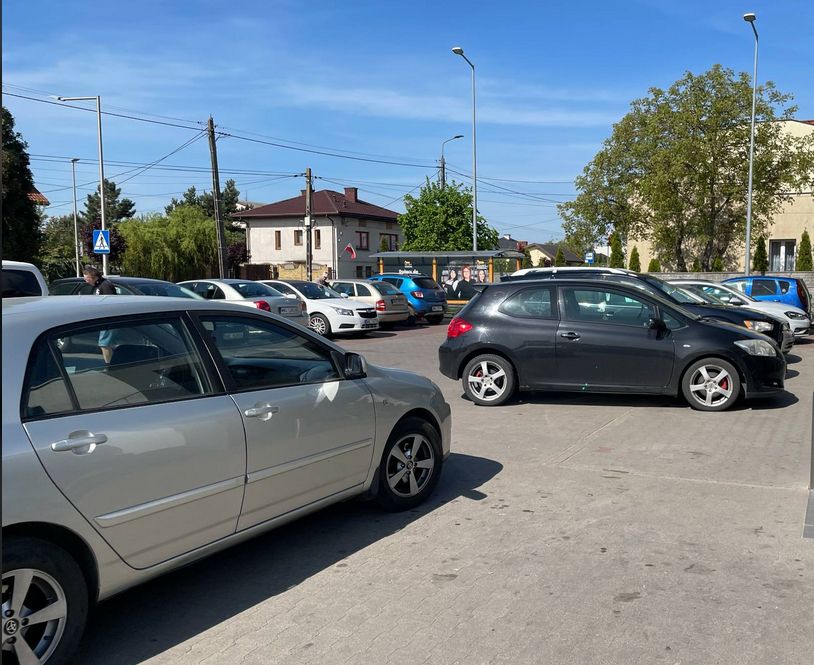 Parking 2 maja był zapełniony