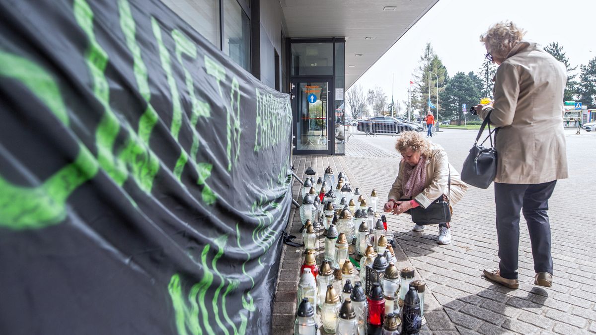 transparent i zniczeZbigniew Meissnerg�rnictwo, g�rnicy, g�rnik, Jastrz�bska Sp�ka W�glowa, JSW, kopalni, kopalnia, metan, ofiary, poszkodowani, ranni, tragedia, umieranie, wybuch, wybuchy