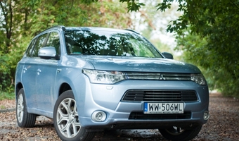 Mitsubishi Outlander PHEV - pync z prdem