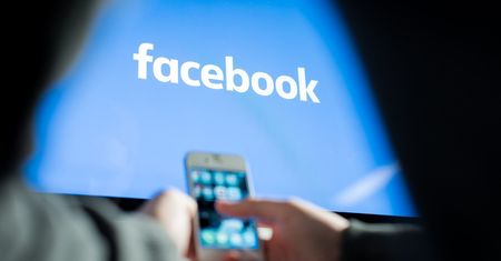 Facebook będzie walczył z fałszywymi newsami? Testy trwają