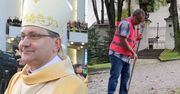 Ksiądz poszukiwał pracy. Krakowski biskup dostał do ręki miotłę i zarobił 8 tys. zł za godzinę