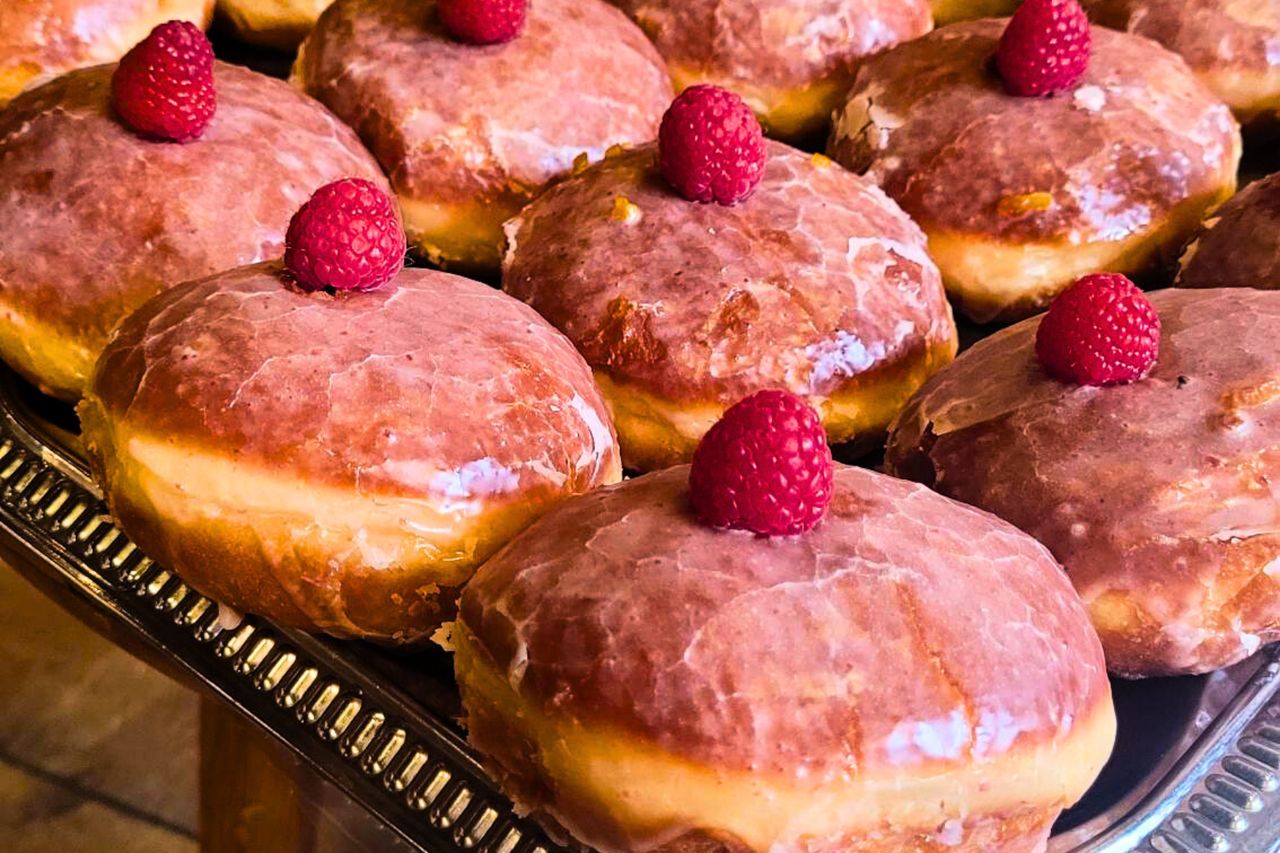 Porównaliśmy ceny i wygląd pączków Gessler z dziś i sprzed dwóch lat. W oczy od razu rzuca się jedno