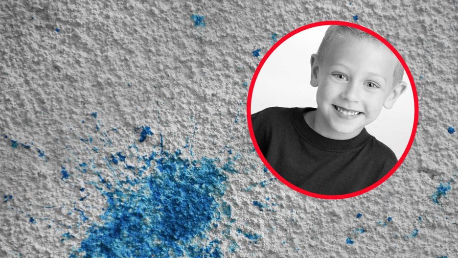 Jej syn zmarł. Plama na dywanie jej o nim przypomina