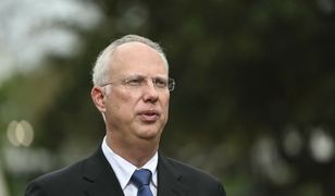 Media: człowiek Putina w Paryżu. Pojawił się w ambasadzie USA