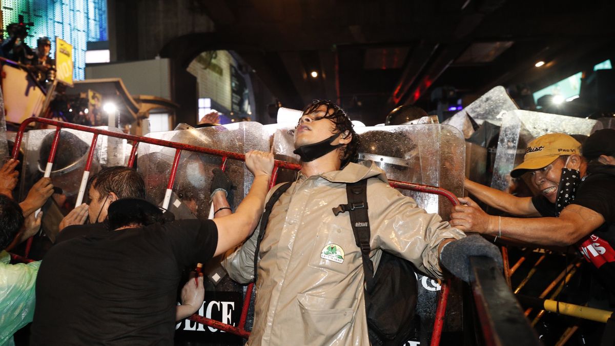 Tysiące ludzi wyszło na ulice Bangkoku domagając się dymisji premiera Prayutha Chan-ochiego