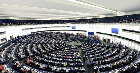 Wybory do Europarlamentu. Raport: młodzi nie wiedzą, że mogą wybrać posłów