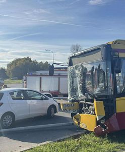 Wypadek w Łodzi. Najpierw kierowca autobusu stracił przytomność