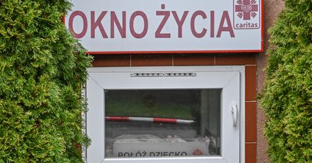 Niemowlę znalezione w oknie życia w Częstochowie. W jakim jest stanie?