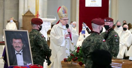 Pogrzeb Krzysztofa Krawczyka. Poruszające słowa biskupa Antoniego Długosza
