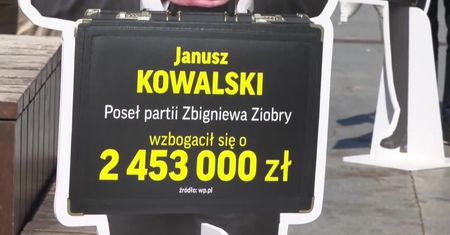 “Aleja milionerów” – wyborczy happening PO w Międzyzdrojach