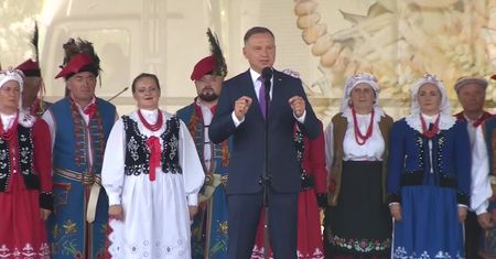 Prezydent A. Duda na dożynkach w Zbylitowskiej Górze.