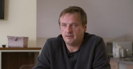 Jest biologicznym ojcem, ale w akcie urodzenia córki figuruje ktoś inny