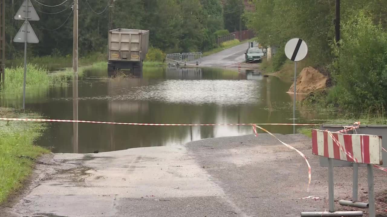 26 stanów ostrzegawczych i 10 alarmowych na wodowskazach na Śląsku. Straż ma pełne ręce roboty