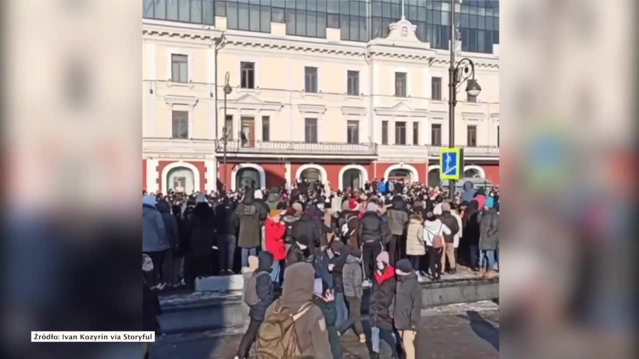 Setki ludzi wyszły na ulice Władywostoku. Protesty w obronie A. Nawalnego w Rosji