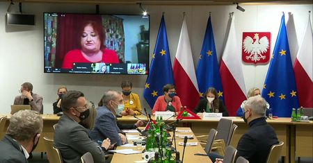 Na posiedzeniu sejmowej komisji odbyło się wysłuchanie publiczne “lex Czarnek”. Nie przybył nikt z resortu edukacji
