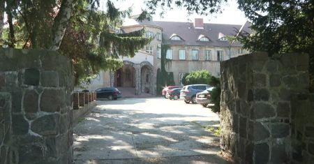 Zamykają ośrodek wychowawczy w Renicach. Przez lata miało dochodzić tam do przemocy.