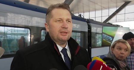 “Nie robimy żadnych przywilejów”. Czarnek o egzaminach dla ukraińskich uczniów