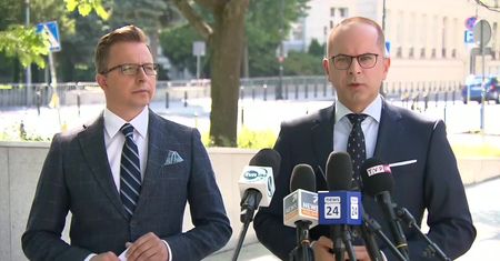 M. Szczerba: Handlarz bronią dostał glejt od Agencji Wywiadu, którą nadzoruje premier.