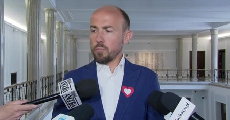 Co z prezydencką nowelizacją “lex Tusk”? “Kaczyński dostał od Dudy wszystko, co chciał. Procedowanie nowelizacji jest mu nie na rękę”