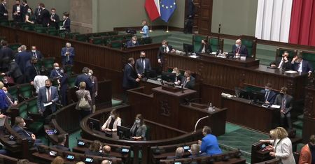Prezes NIK w Sejmie o wyborach kopertowych. Posłowie PiS i ministrowie opuścili salę przed wystąpieniem
