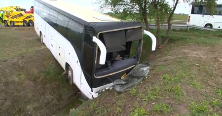 Autobus z przedszkolakami wjechał do rowu. 14 dzieci w szpitalu.