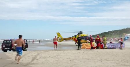 Akcja ratunkowa w Jantarze. Fale porwały sześć osób, jedna wciąż poszukiwana