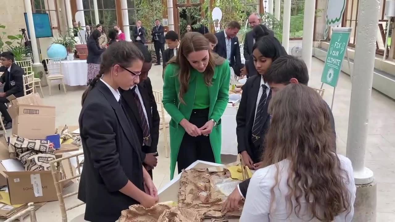 Książę i księżna Cambridge spotkali się z uczniami w Kew Gardens, aby porozmawiać o ochronie naszej planety.