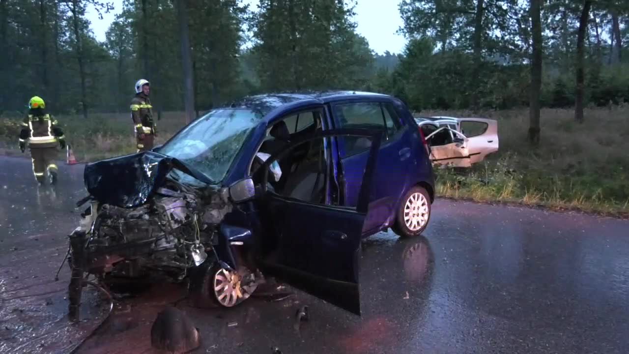 Tragiczny wypadek na drodze pod Sulejowem. Nie żyje jedna osoba, a trzy są ranne