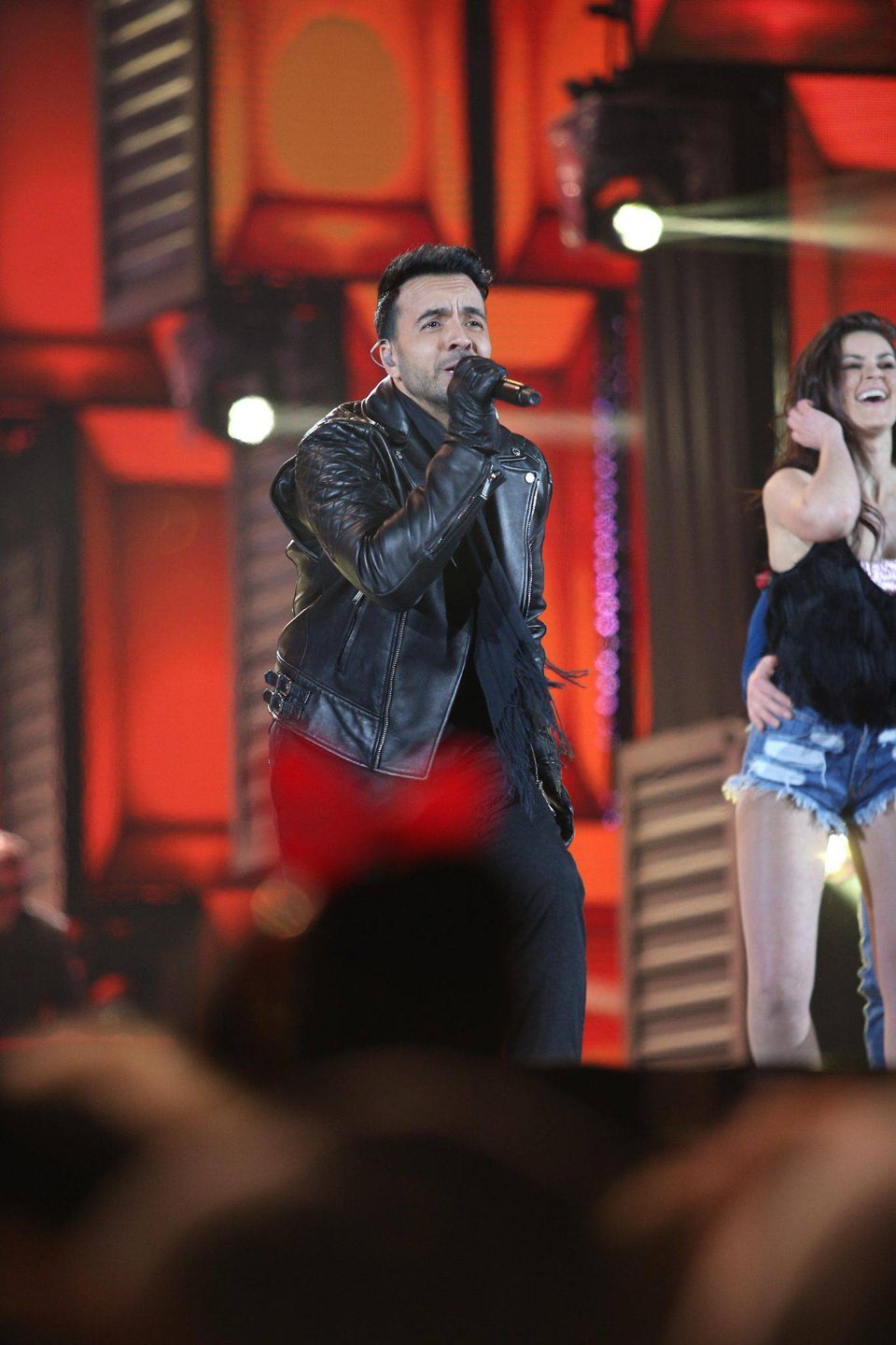Luis Fonsi - Despacito. Występ na Sylwester 2017 TVP - Dwójka, Zakopane