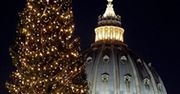 O zmierzchu zapalenie świateł na choince w Watykanie