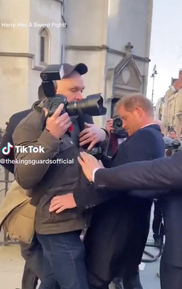 Książę Harry vs fotoreporter (fot. TikTok)