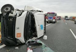 Groźny wypadek na A1 pod Tczewem. Samochód osobowy zderzył się z ciężarówką